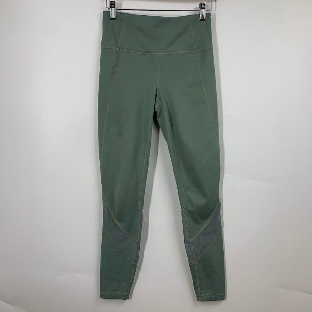 Athleta Women's Mid Rise Cropped Stretch Yoga Athletic Leggings Size ST